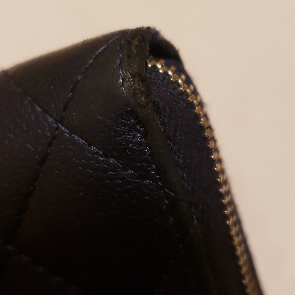 **** SOLD **** Chanel wallet - Picture 3 of 12